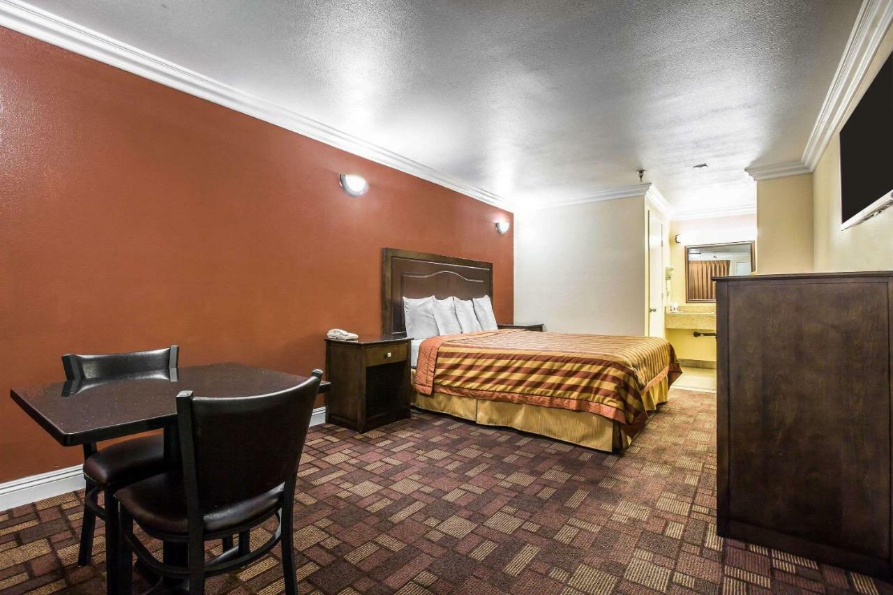 Econo Lodge Pico Rivera Eksteriør bilde